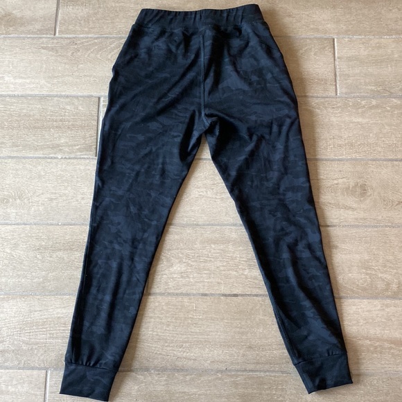Alphalete Premium V2 Black Camo Jogger Size: S - Picture 8 of 9